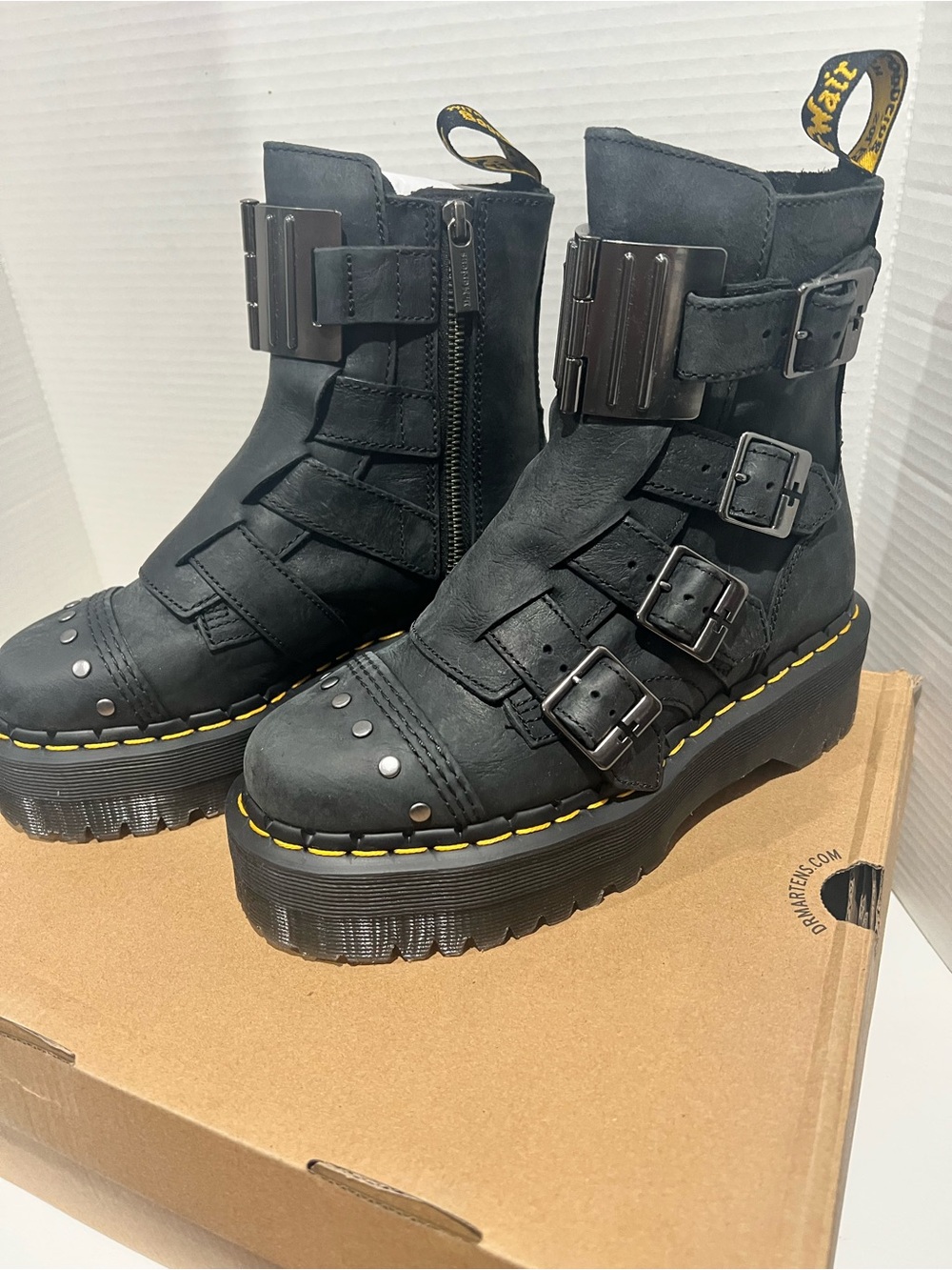 Dr. Martens Jadon Hinge Leather Platform Boots Size W6
